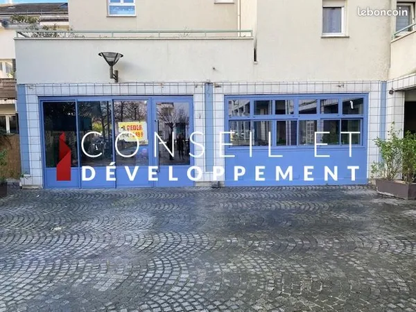 Boutique 186 m² SURESNES