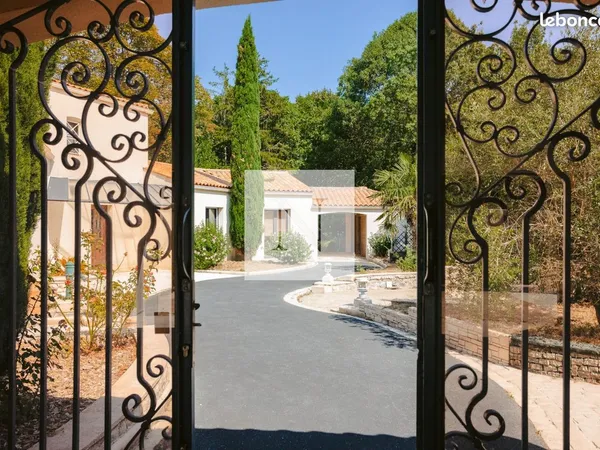 Maison 6 pièces 200 m²