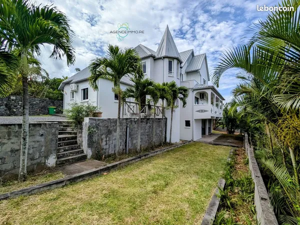 Villa 6 pièces 180 m²