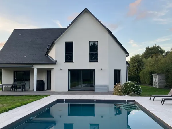 Vends maison familiale avec piscine