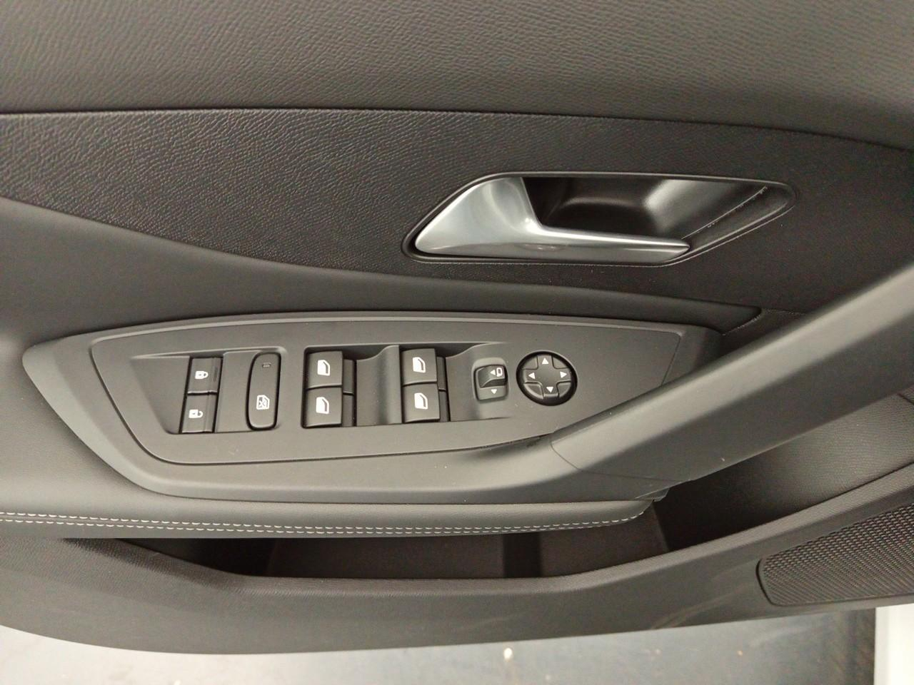 Peugeot 308 sw hybrid 145 e-dcs6 allure — photo 26