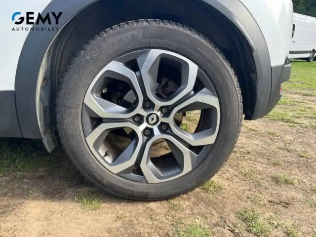Renault Captur e-tech 145 - 21 — photo 11