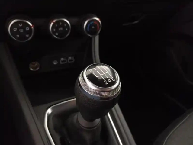Renault Captur tce 90 evolution — photo 11