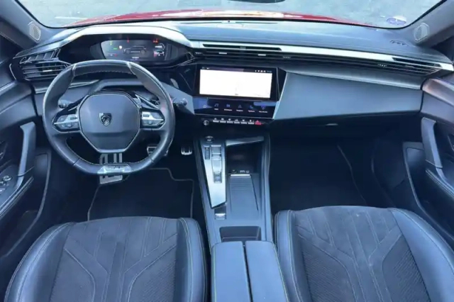 Peugeot 308 phev 180 e-eat8 — photo 16