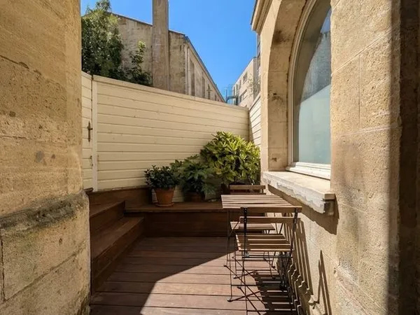 T1 meublé + terrasse privée - Fondaudège / Croix de Seguey (Tram D)