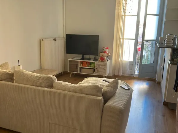 A louer f3 tres lumineux tres bon etat 1 er etage