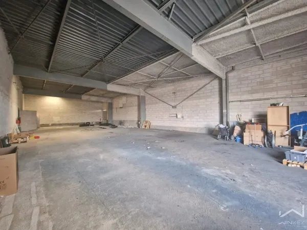Local 1 pièce 488 m²