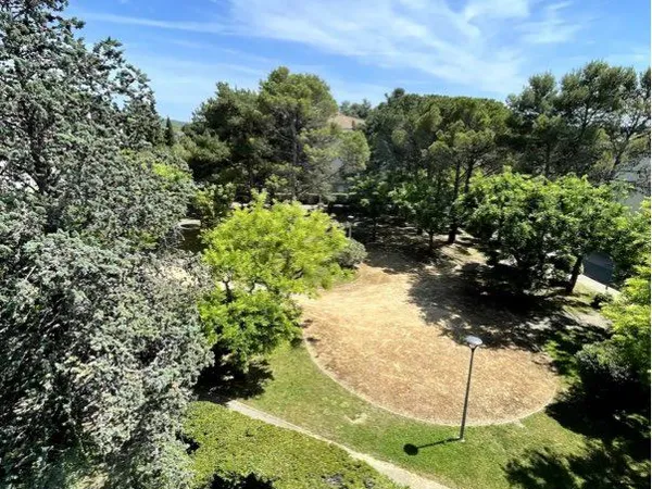 Appartement meublé avec terrasse - parking- climatisation Aix-en-Provence