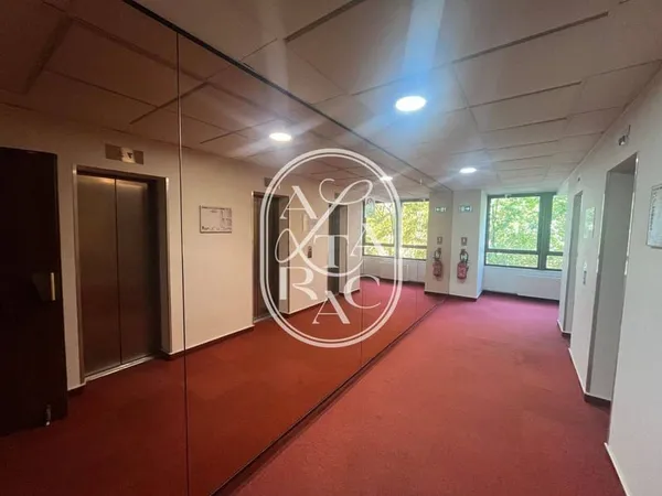 Bureaux 102 m²