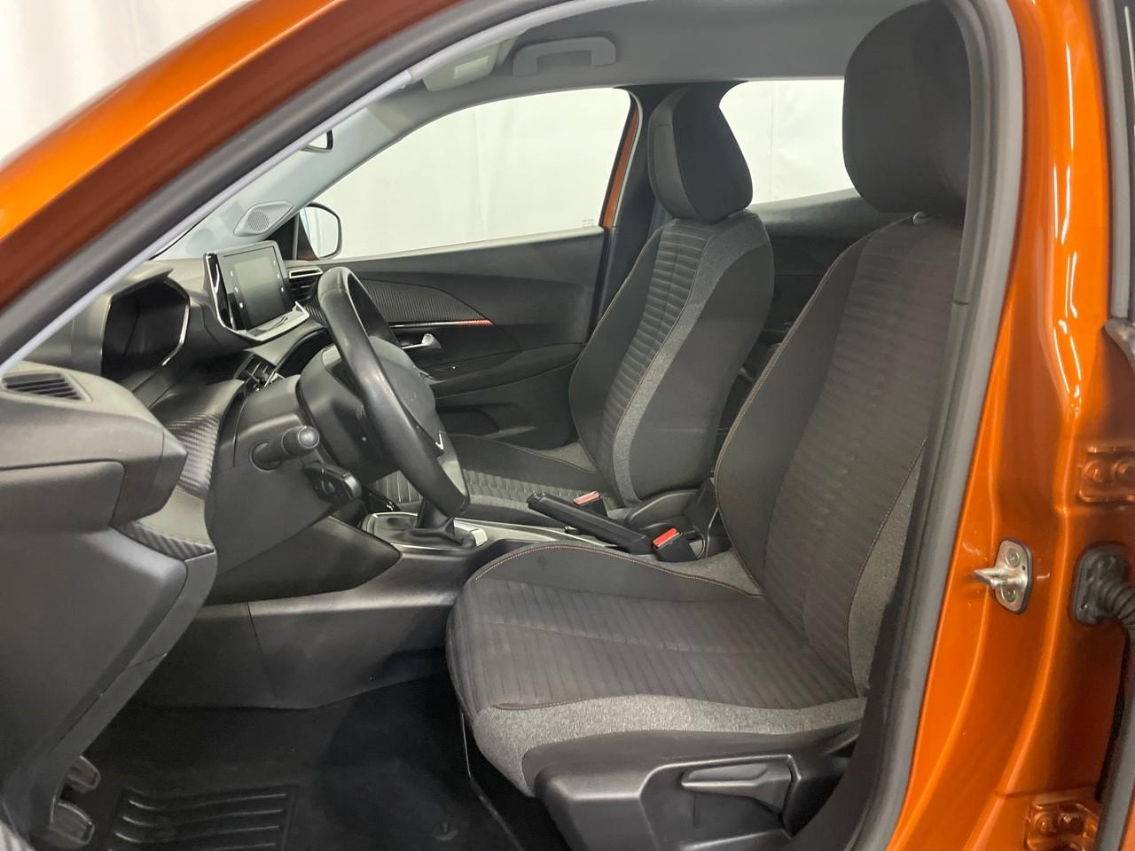 Peugeot 2008 puretech 130 s&s bvm6 active business — photo 10