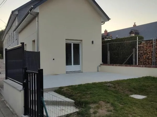À louer maison de ville avec jardin