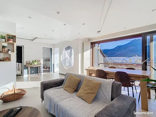 Maison 10 pièces 240 m²