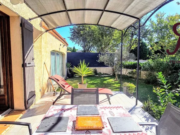 MAISON DE CHARME - JARDIN- SPA -GARAGE AU CALME