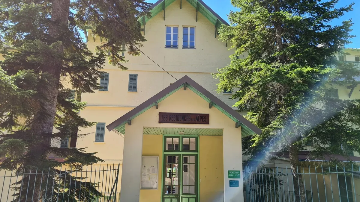 Photo 12