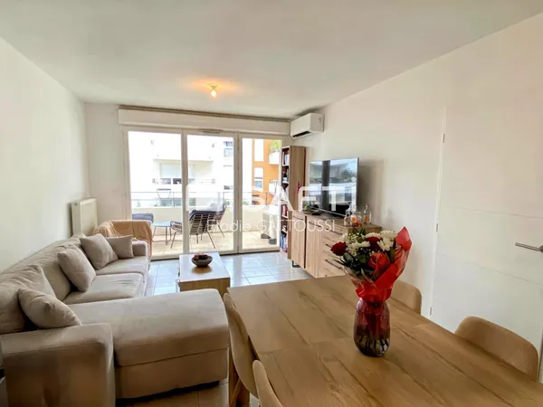 2 pièces avec terrasse & parking - Emplacement idéal »