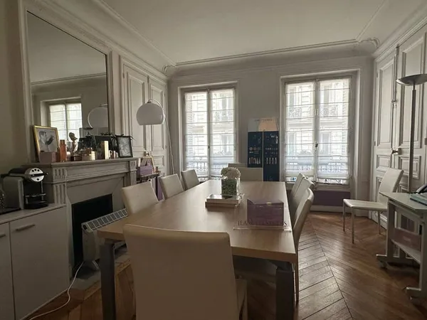 Bureaux 77 m²