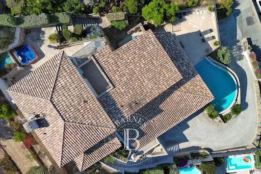 Villa 8 pièces 277 m²