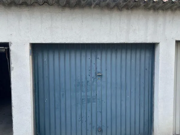 Box garage