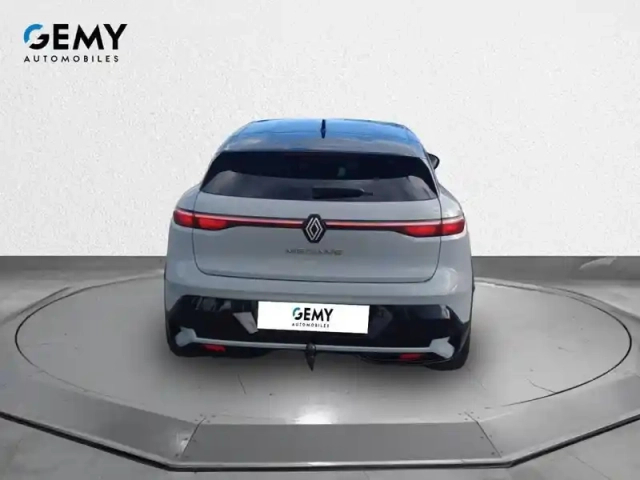Renault Megane e-tech ev60 220 ch super charge — photo 5