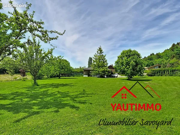 Terrain 1103 m² Lucinges