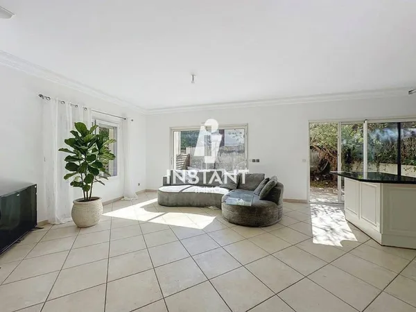 Appartement 7 pièces 14 m²