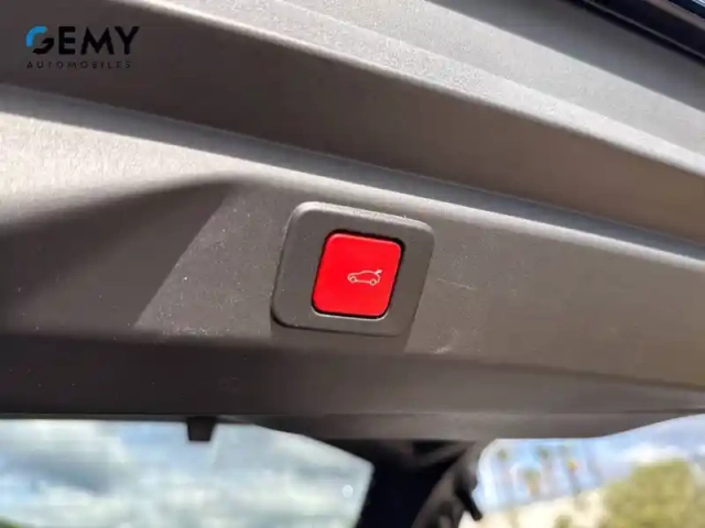 Peugeot 3008 hybrid 136 e-dcs6 — photo 33
