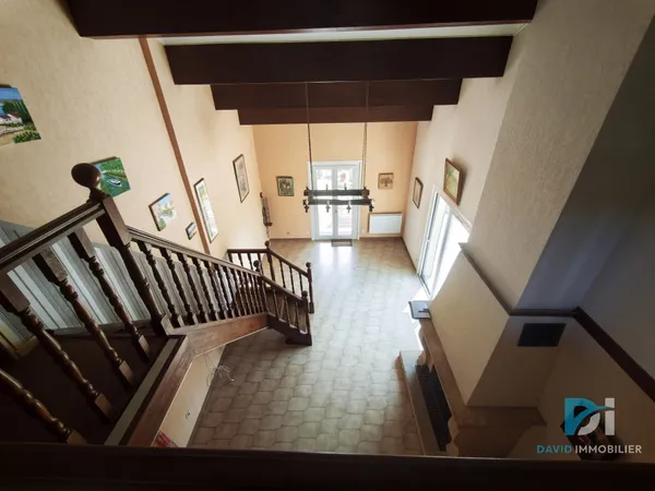 Villa 3 chambres au calme avec salon cathédrale et terrain p
