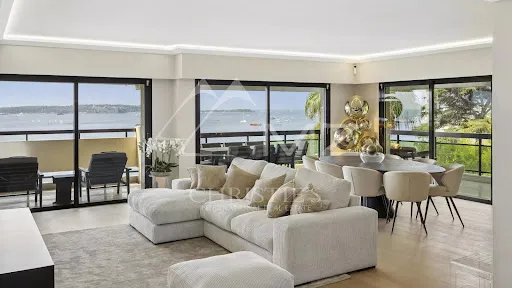 Appartement 4 pièces 140 m²