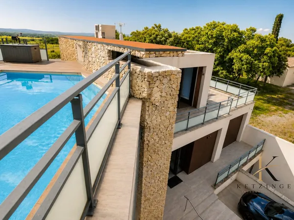 Villa d'exception avec rooftop et vue panoramique sur le Pic Sai