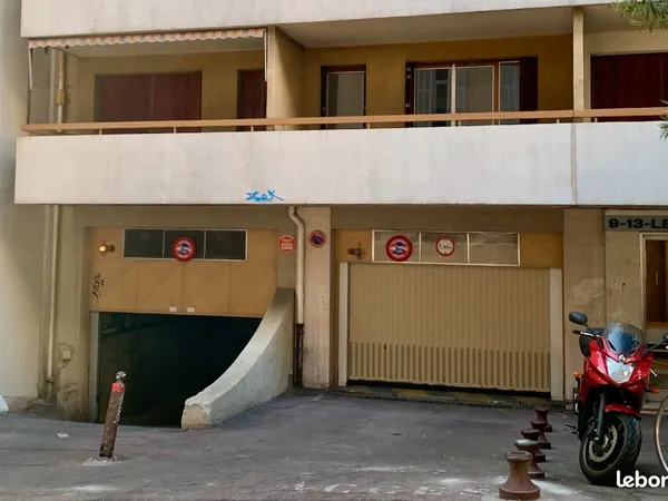Parking à louer - proche Préfecture