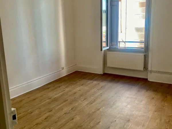 Appartement T2 bis de 53 m² avec cuisine séparée