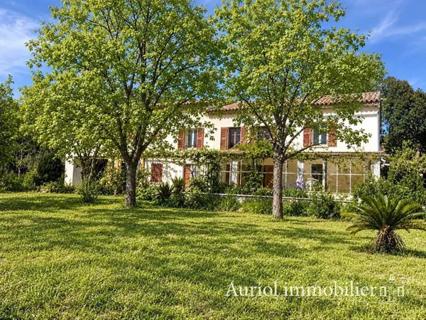 Mas provençal 10 pièces 220 m²