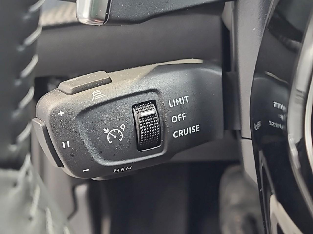 Peugeot 208 hybrid 100 e-dcs6 allure — photo 24
