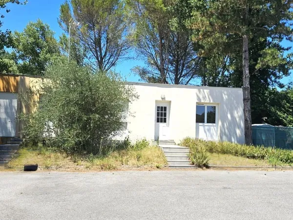 ENSEMBLE IMMOBILIER DE 3 HABITATIONS AVEC JARDIN à BRIGNON (GARD)