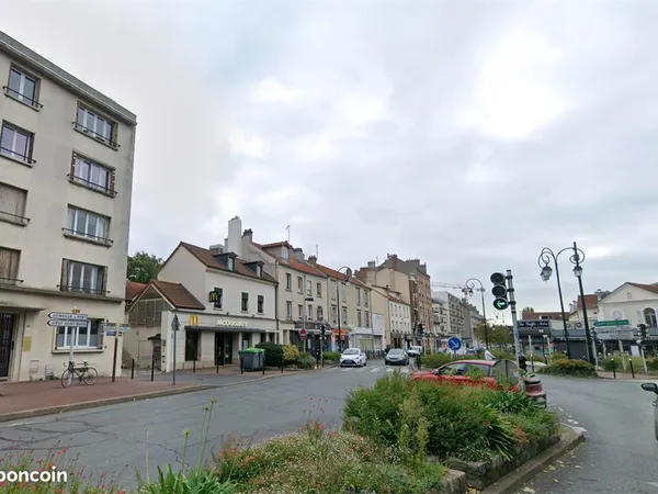 Boutique 1131 m² ST MAUR DES FOSSES