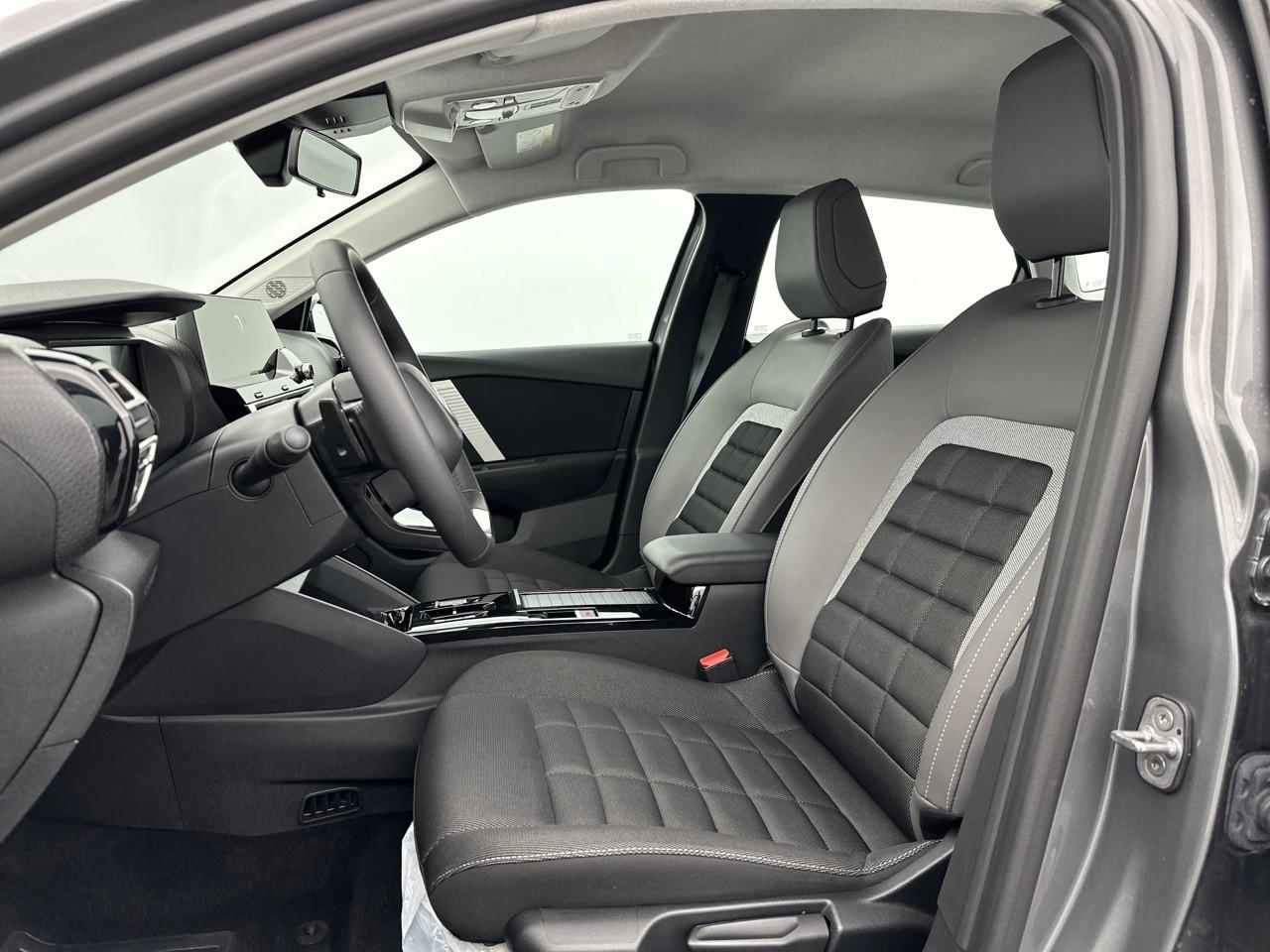 Citroën C4 X hybride 145 ch e-dcs6 plus — photo 10