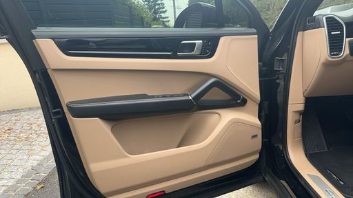 Porsche Cayenne Coupe 3.0  461 E-Hybride AWD BVA8 - . – 2021 – 65094 km – Hybride essence – Boîte Automatique — photo 39