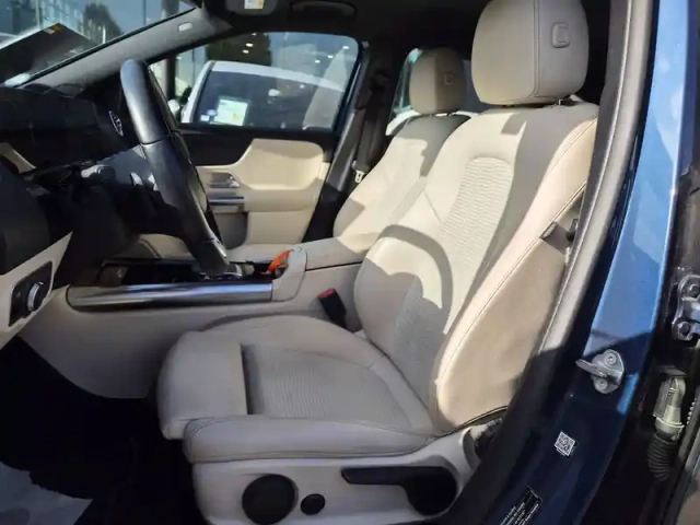 Mercedes Eqa 250 — photo 11