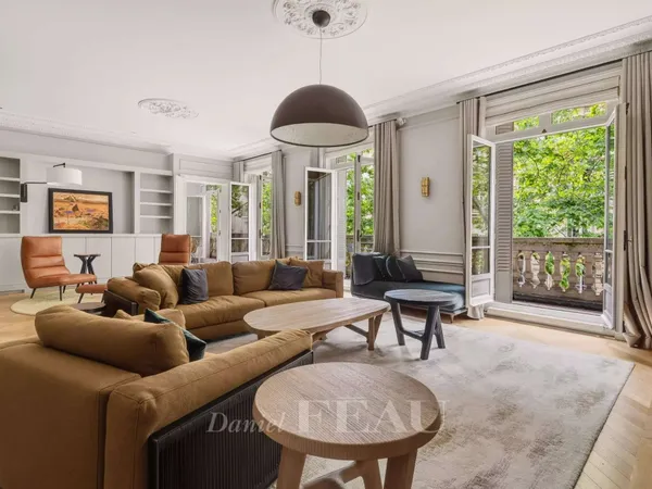 Appartement 7 pièces 257 m²