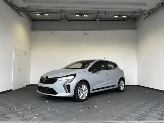 Renault Clio blue dci 100 ch gsr2 — photo 1
