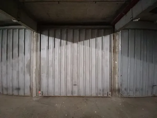 Parking/Garage/Box