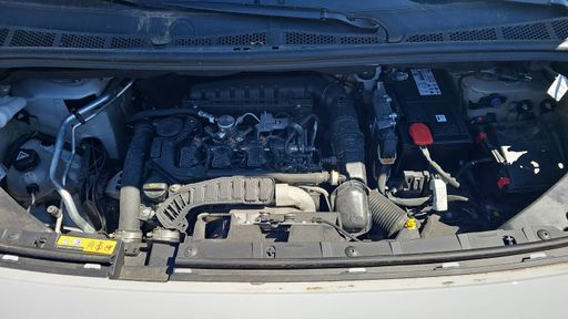 Peugeot Partner 1.2 PureTech 110 - Pack Asphalt – 2023 – 16224 km – Essence – Boîte Manuelle — photo 21