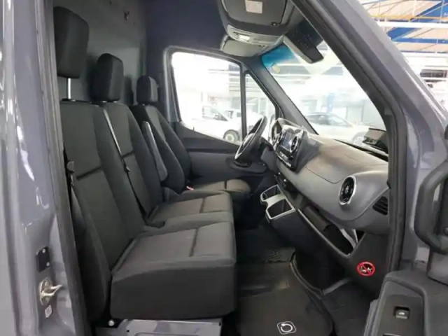 Mercedes Sprinter e 420 fourgon 43 pro 113kwh 20 — photo 8