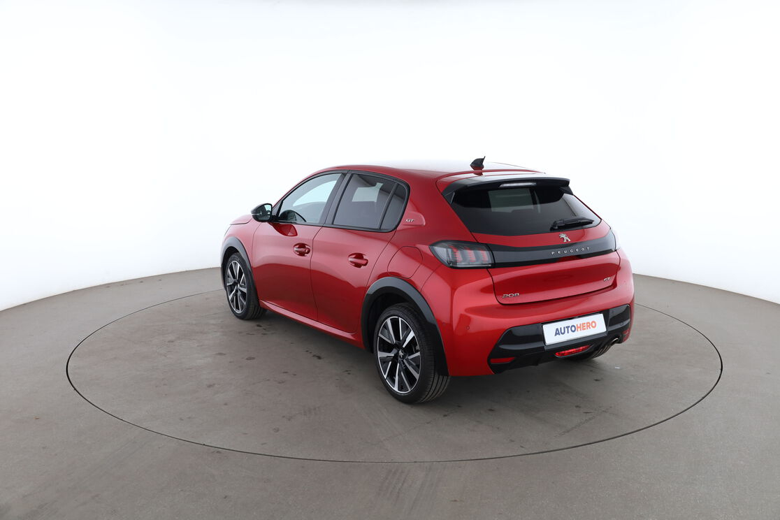 Peugeot 208 1.2 PureTech GT — photo 3