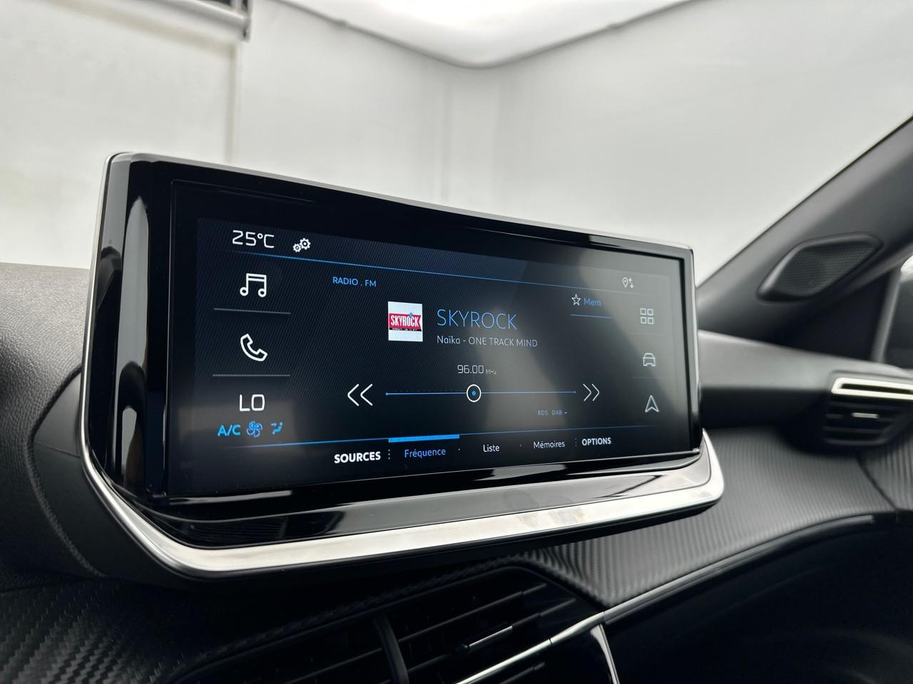 Peugeot 2008 100 s&s bvm6 style — photo 22