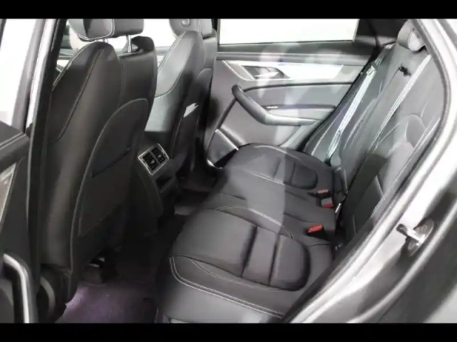 Jaguar F-Pace p400e plug-in-hybrid r-dynamic se bva8 awd — photo 44