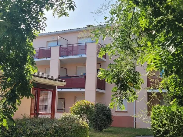 Beau T2 lumineux avec chambre séparée et salle de bains privative