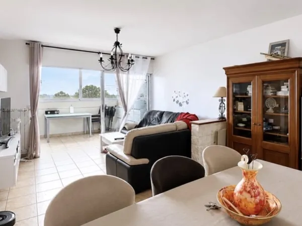 TOULON CENTRE - RESIDENCE SECURISEE - T4 85M2 - GARE A PIED