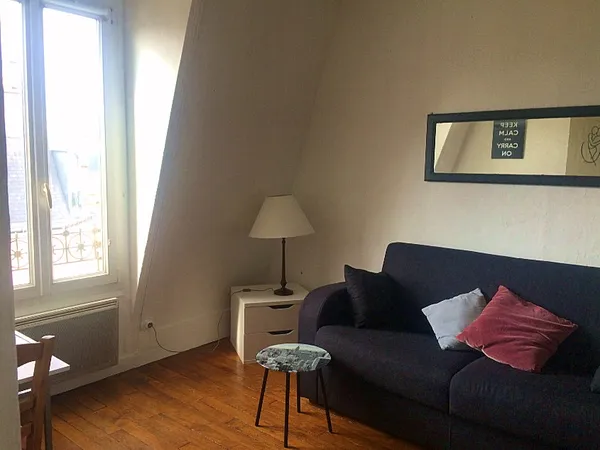 Loue T1 20m² refait à neuf rue Baron Paris 17ème/Guy Môquet