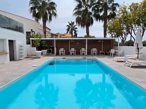 Magnifique villa de 250m2 avec piscine, rooftop et vue sur l'Hérault - terrain de 630m2 - proche mer